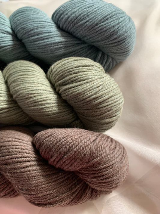 Rosy Green Wool - Lovely Merino Treat